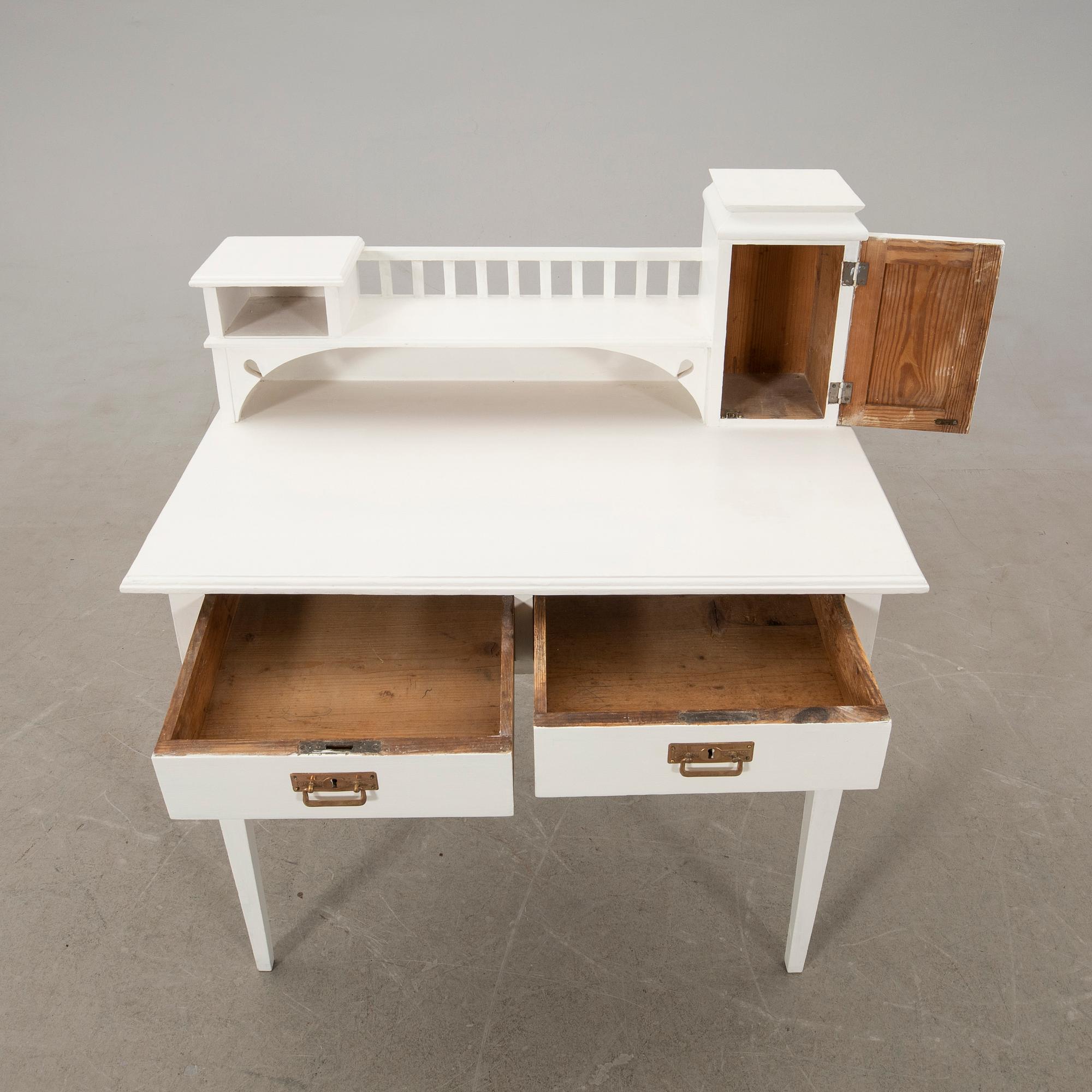 Desk with chair around 1900.