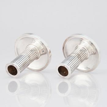 Sigvard Bernadotte, ljusstakar, ett par, Köpenhamn 1945-77, sterlingsilver, modell 923.