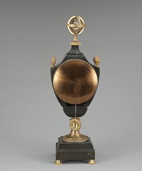 BORDSPENDYL. Frankrike, omkring år 1800.