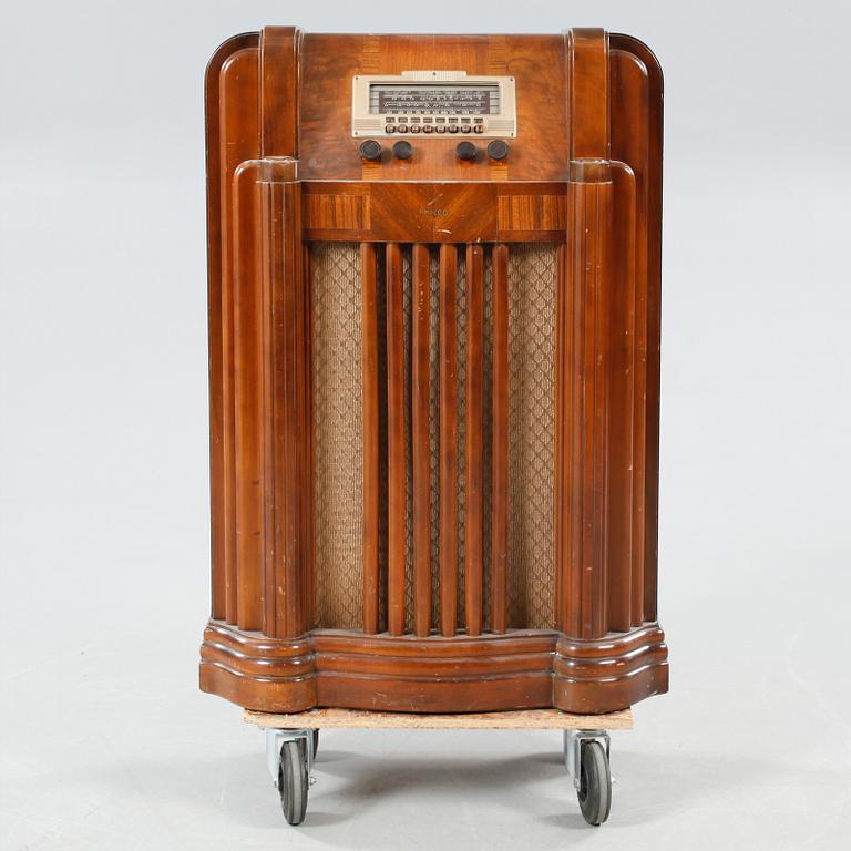 A radio by Philco, model 40-190, first half of the 20th century.