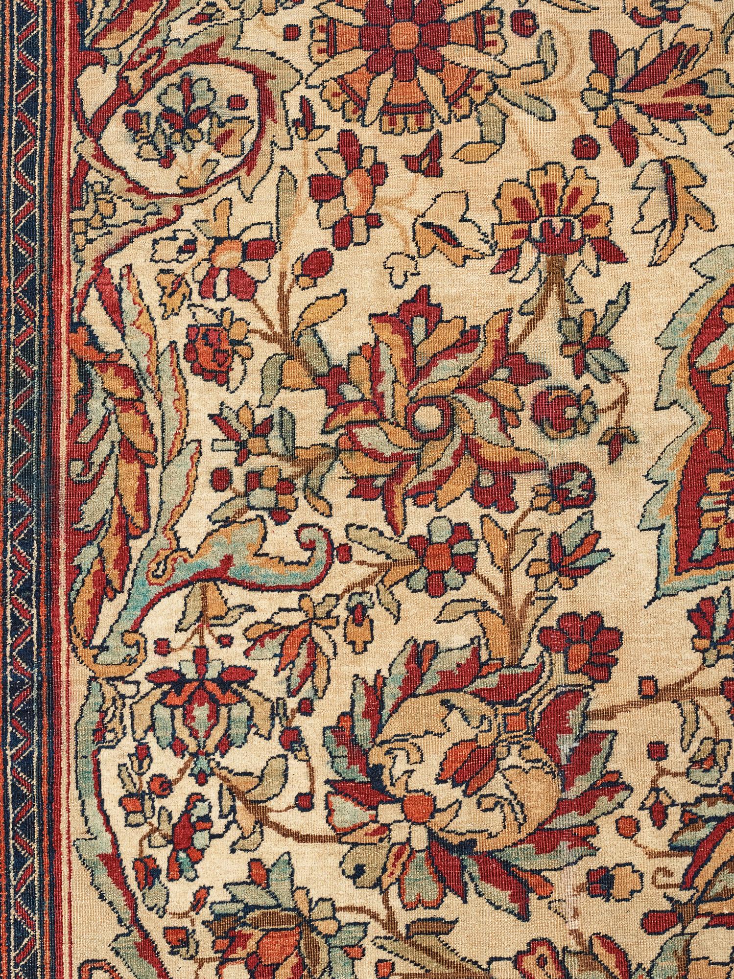 A carpet, an antique Kerman Laver, ca 677-688,5 x 510,5-526 cm.