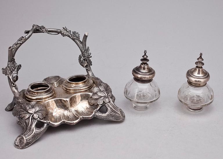 BLÄCKSTÄLL, silver, rokokostil, Samuel (Sam.) Pettersson 1859-1898(1965) Linköping. Tot vikt (exkl glas) ca 217g.