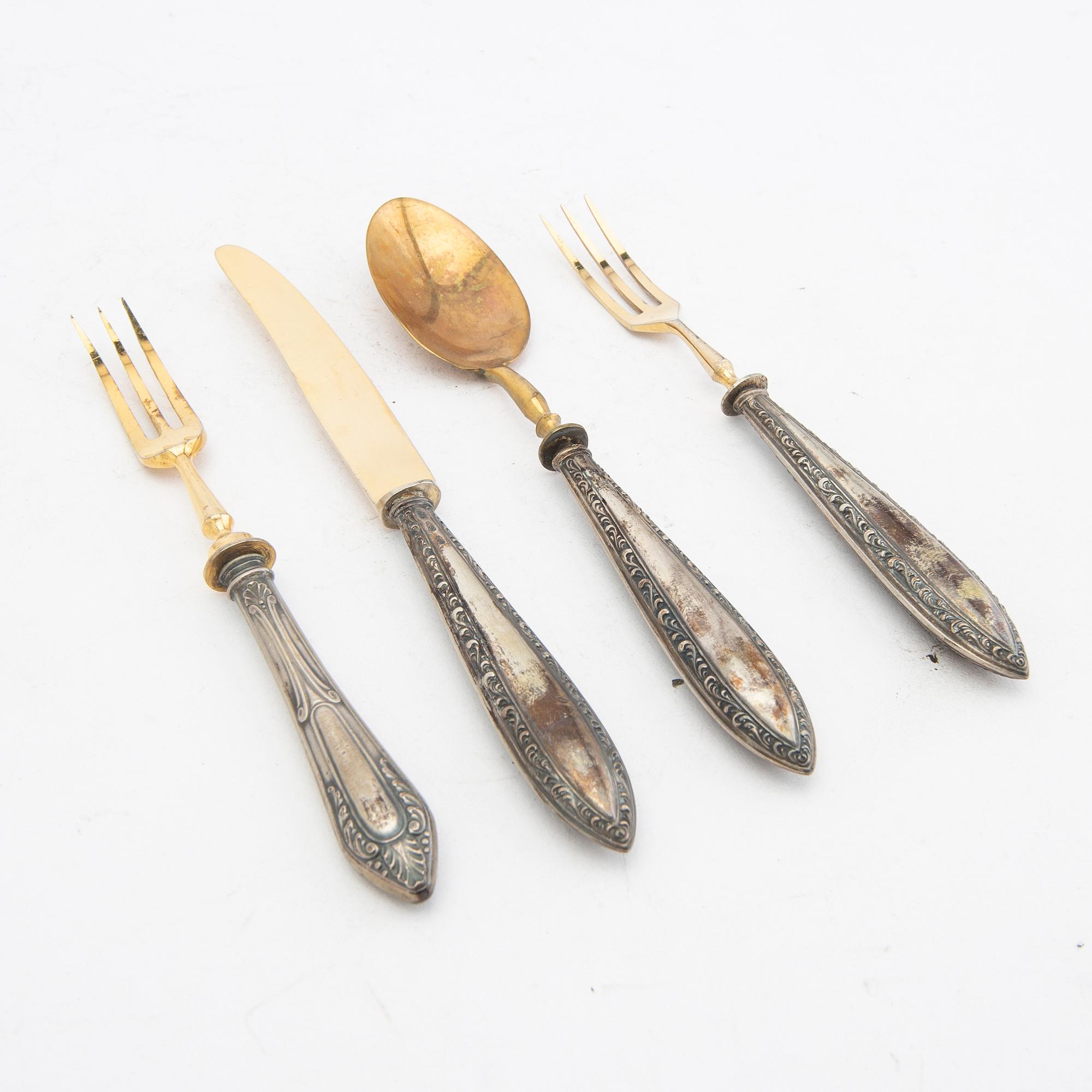 A 4 pcs silver travel cutlery around 1900, weight 112 grams.