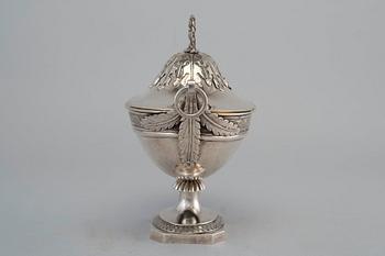 SOCKERSKÅL, 84 silver. Import. Granskad av probermästare Alexander Jashikov i St Petersburg 1803.