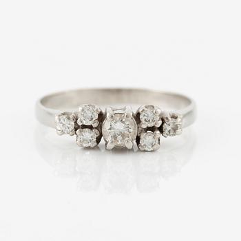 Ring, set with brilliant-cut diamonds.