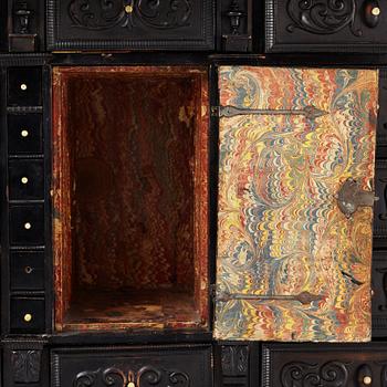 Kabinettskåp, Sydtyskland, Barock, omkring år 1700.