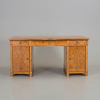 SKRIVBORD, Karl-Johan-stil, 1900-talets början.