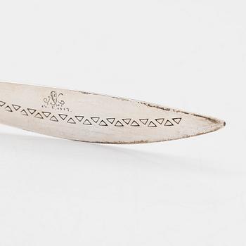 Brevkniv, silver, Holger Lindström, Kalevala Koru, Helsingfors 1959.