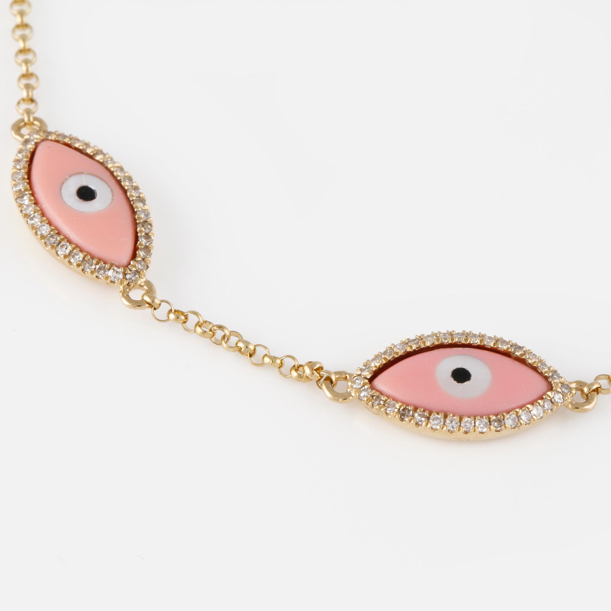 ARMBAND, 18K guld med briljantslipade diamanter ca 0.30 ct, pärlemor samt emalj. Vikt 3,5 gram.