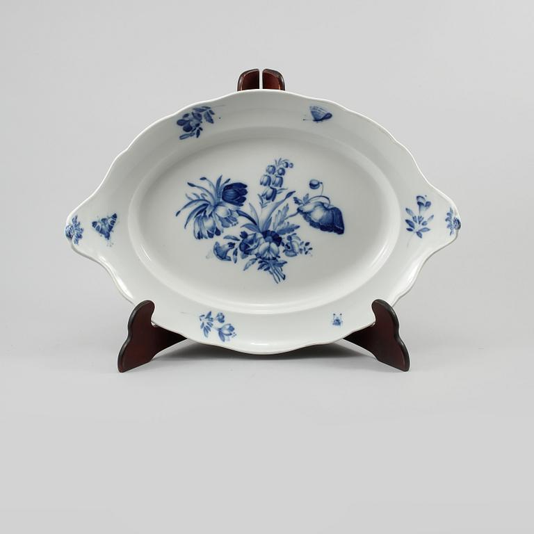 FAT, porslin, Meissen, omkring sekelskiftet 1800/1900.