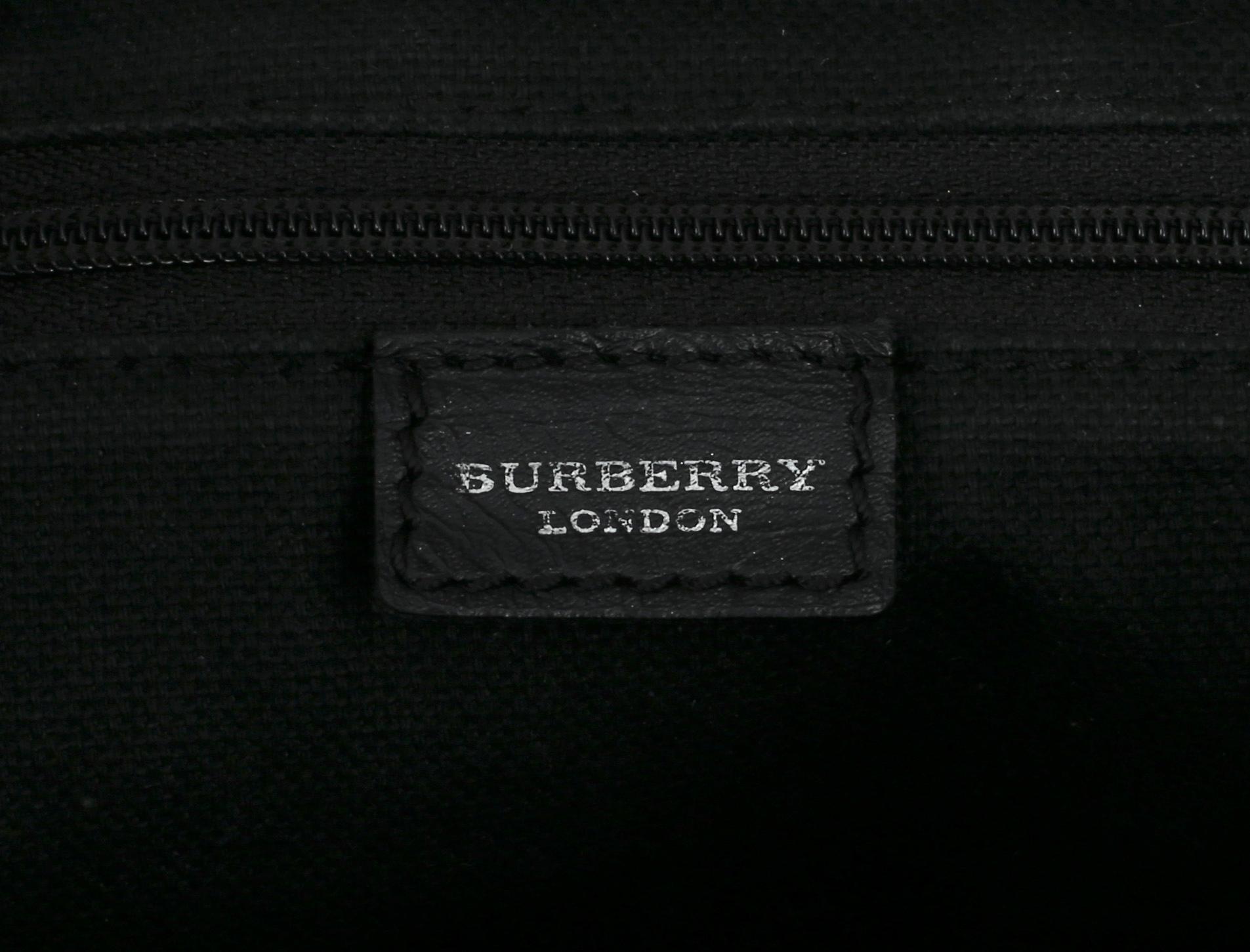 VÄSKA, Burberry.
