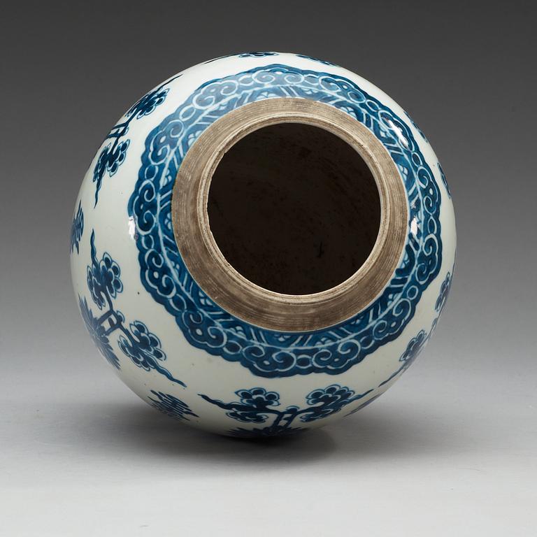 A blue and white jar, Qing dynasty, Qianlong (1736-95).