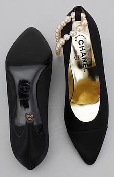 CHANEL, pumps.