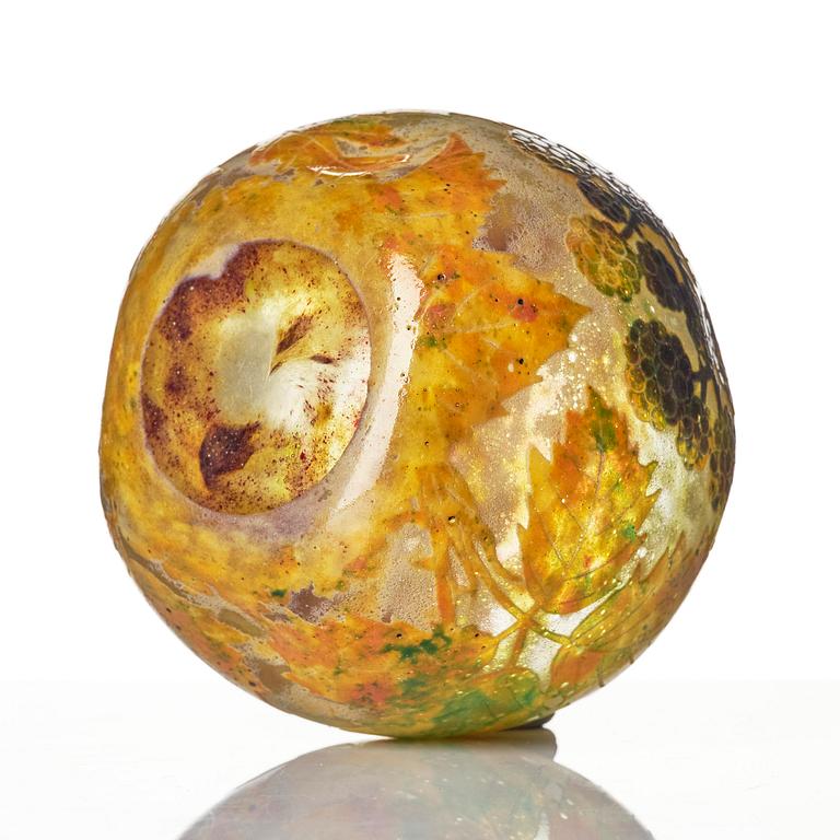Daum Frères, a set of two Art Nouveau cameo glass vases, Nancy, France.