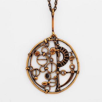 Jorma Laine, pendant with a chain in bronze.