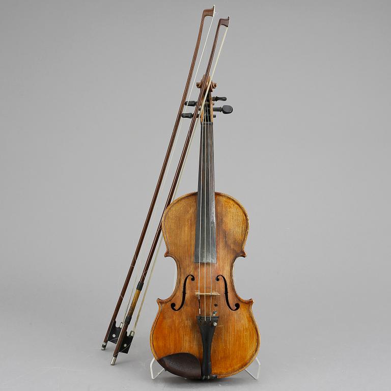 VIOLIN, etikettmärkt Rudolf Götz, Geigenbauer Wernitzgrün i.S fecit anno 1922.