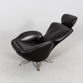 Toshiyuki Kita swivel armchair "Dodo K10" for Cassina 2000s.