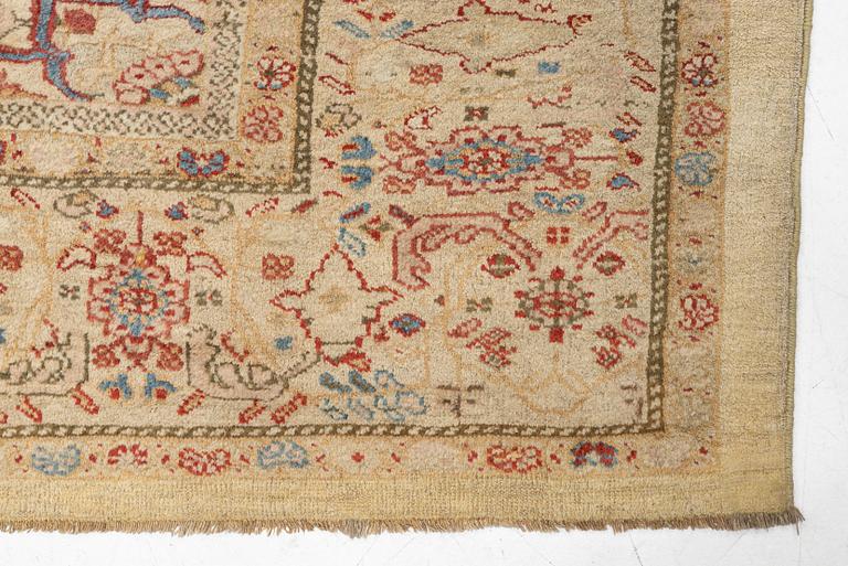 A Ziegler Mahal carpet, Sultanabad area, c. 360 x 300 cm.