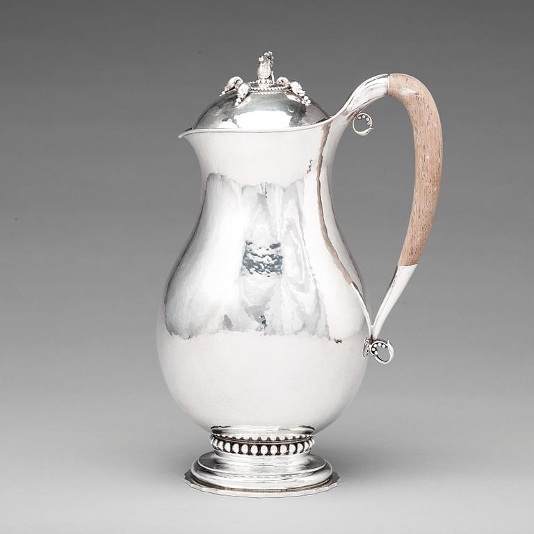 Georg Jensen, a 950/1000 chocolate pot, Paris 1925-26, design nr 15.