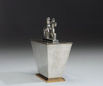 A Oscar Antonsson pewter and brass box with cover , Ystad Tenn 1931.