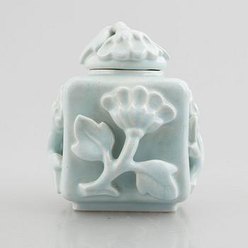 Wilhelm Kåge, tea caddy with lid, stoneware, Gustavsberg 1924.