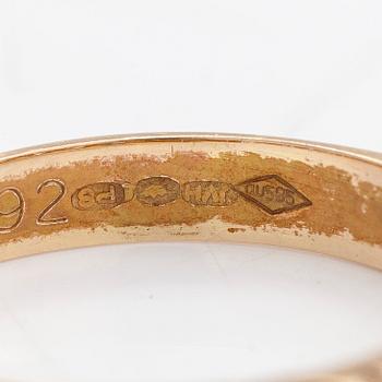 Ring, halvallians, 14K guld, briljantslipade diamanter ca 0.50 ct tot. Finland 1992. Med sertifikat.