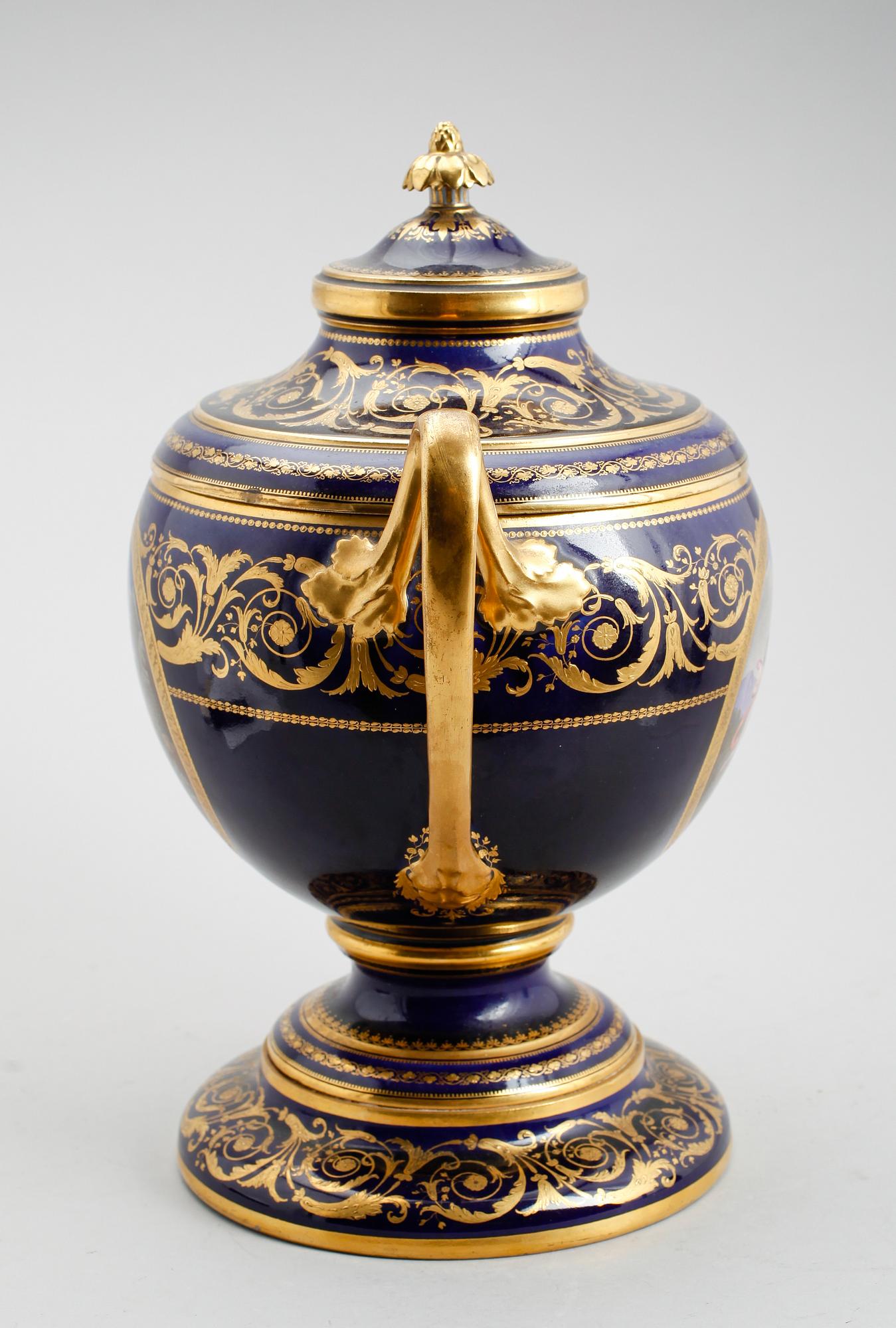 LOCKURNA, porslin, Wien, 1800-tal.