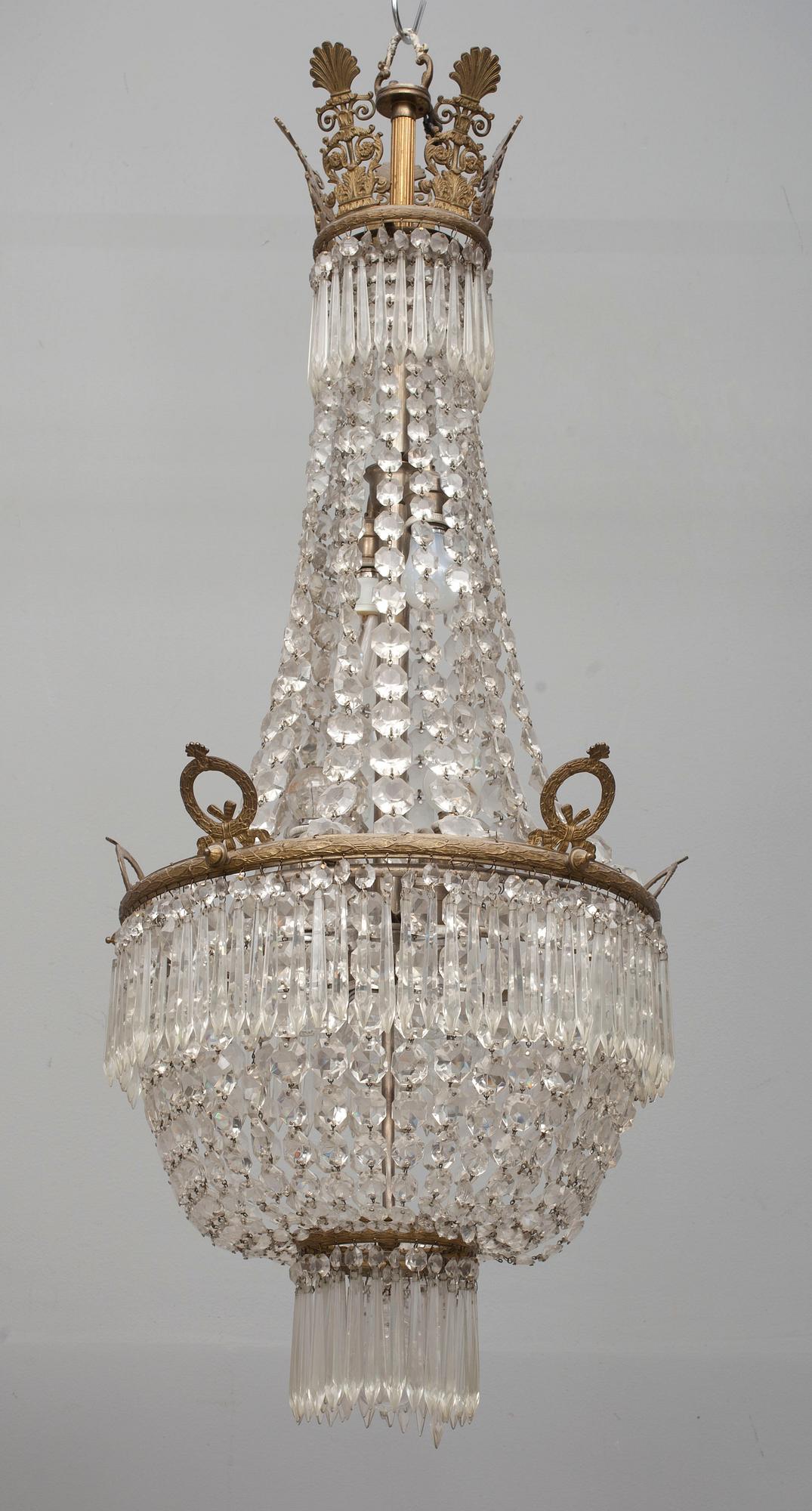 TAKKRONA, 1900-talets början. Höjd 112 cm.