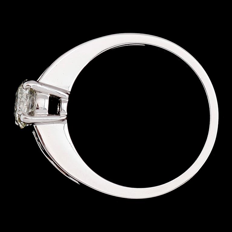 RING, 18 k vitguld, briljantslipade diamanter tot ca 0.87 ct.
