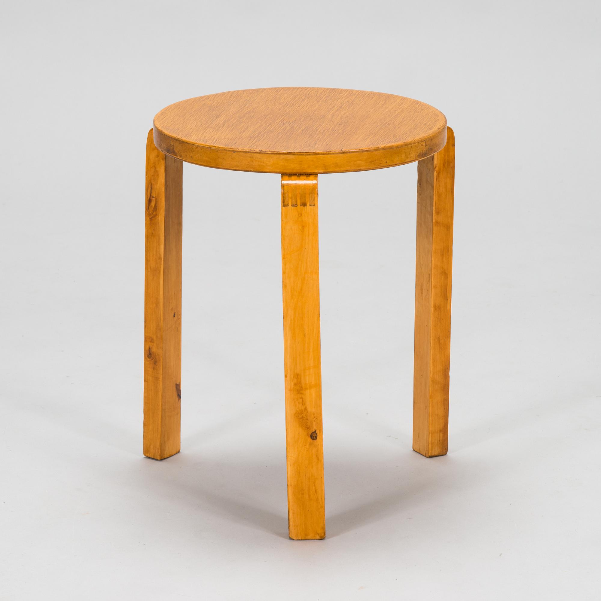 Alvar Aalto, pall, modell 60, for O.Y. Huonekalu- ja Rakennustyötehdas A.B. 1940-tal.