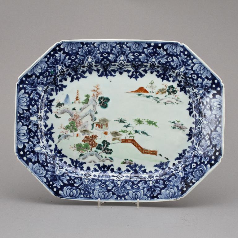 STEKFAT, porslin, Kina, Qing dynastin, Qianlong, 1736-1795.