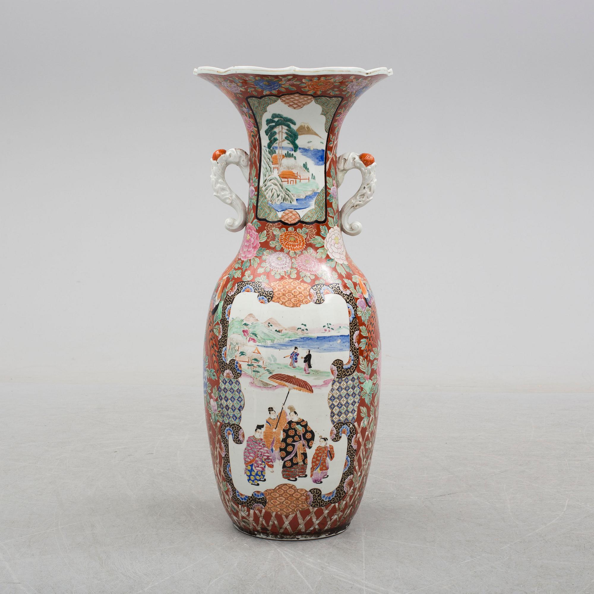 A massive Japanese 20th century imari porcelain vase.