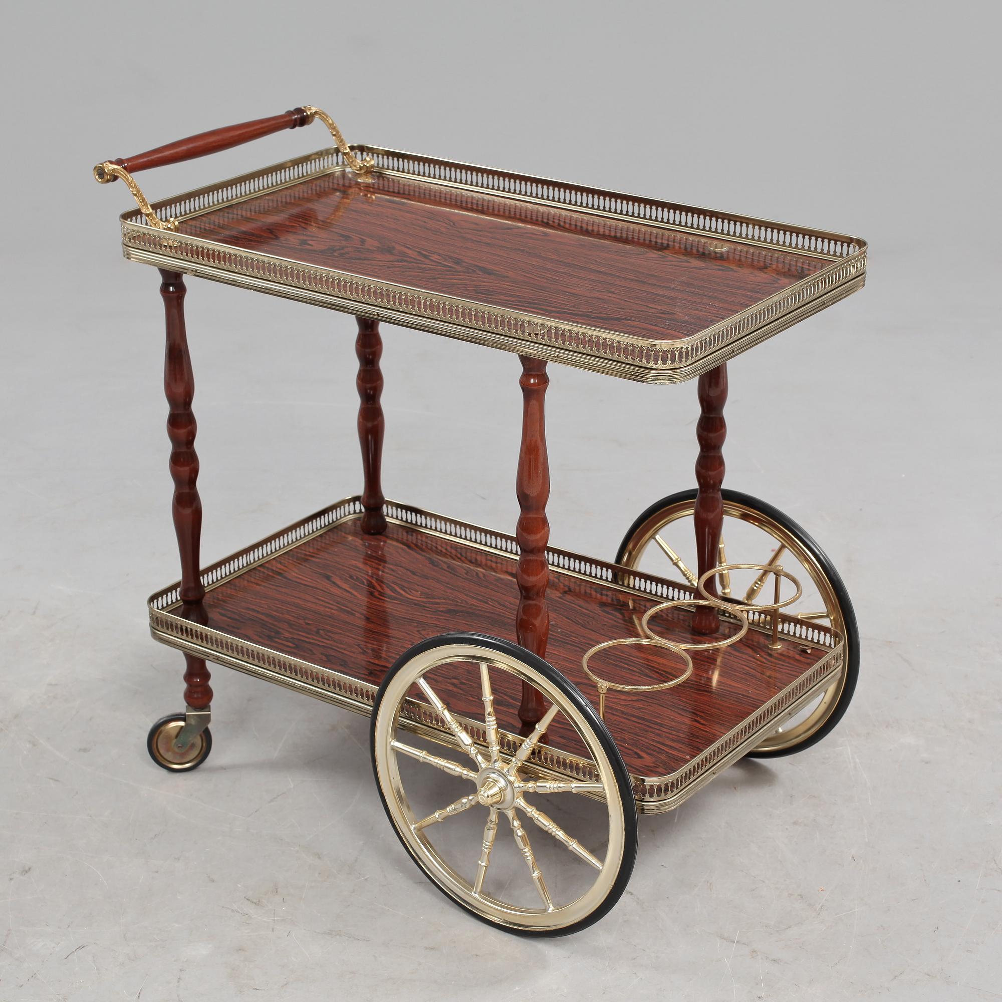 SERVERINGSVAGN, 1900-talets andra hälft.