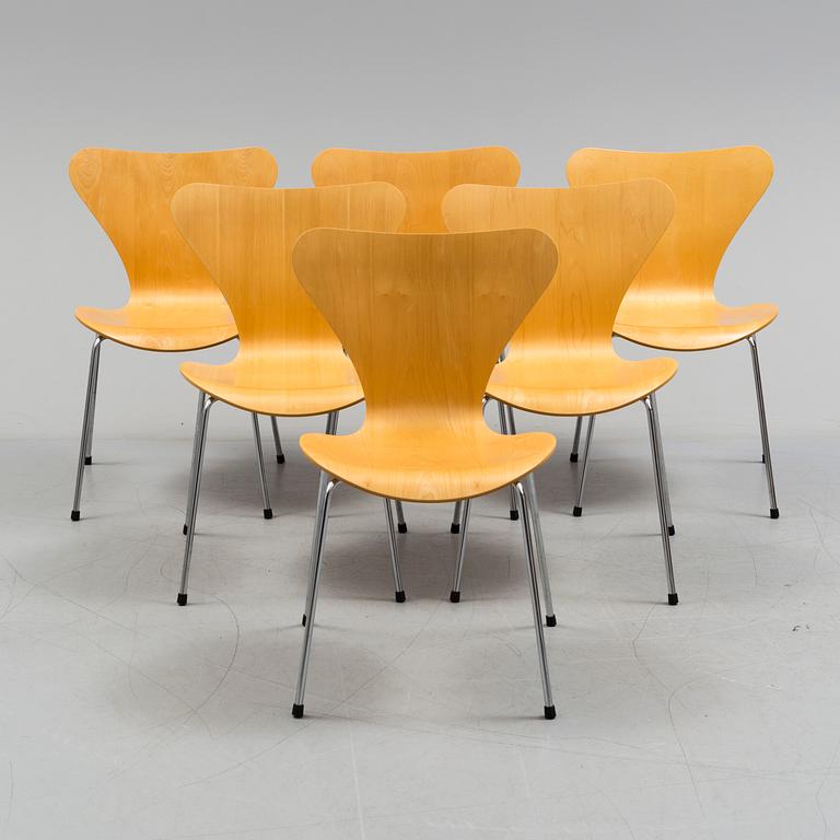 ARNE JACOBSEN, stolar, 6 st, "Sjuan", Fritz Hansen, 2000-tal.