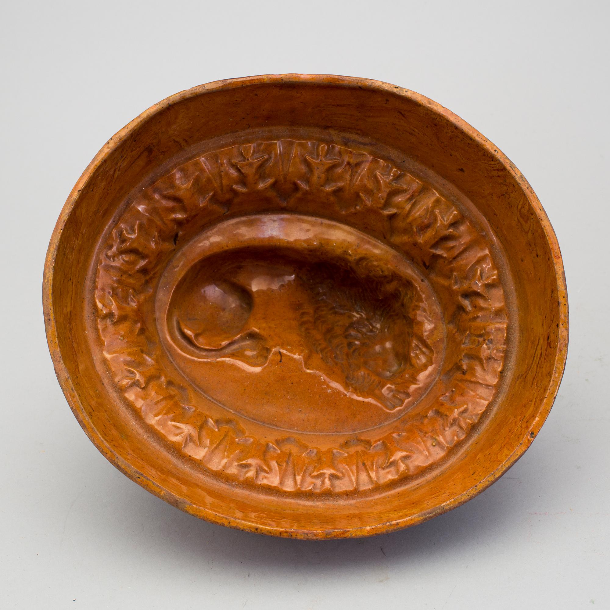 ALADÅBFORM samt FIGURIN, keramik, möjligen Höganäs, 1800-tal.