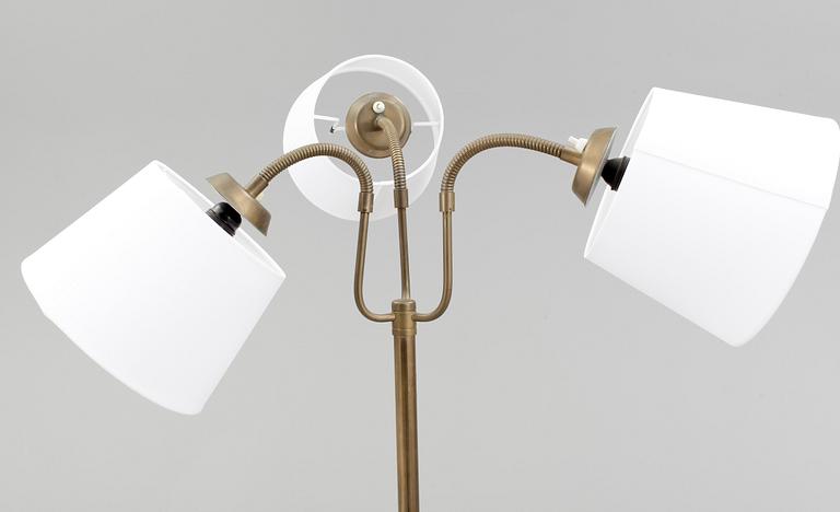 GOLVLAMPA, omkring 1900-talets mitt.