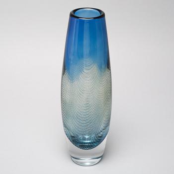 SVEN PALMQVIST, vas, glas, "Kraka", Orrefors, numrerad 323 och signerad.