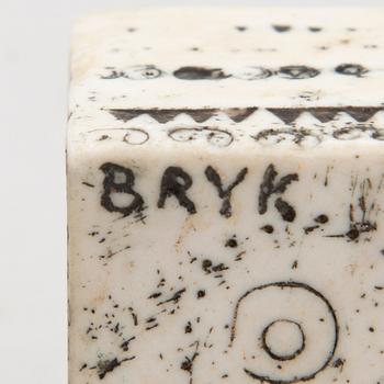 RUT BRYK, kryddburkar, 2 st, stengods, ena signerad Bryk.