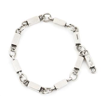 ARMBAND, sterlingsilver, Wiven Nilsson, Lund, otydlig årsstämpel. Vikt ca 28 g.
