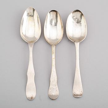MATSKEAR, 3 st, silver, svenska stämplar, 1700-/1800-tal. Vikt ca 124 gram.