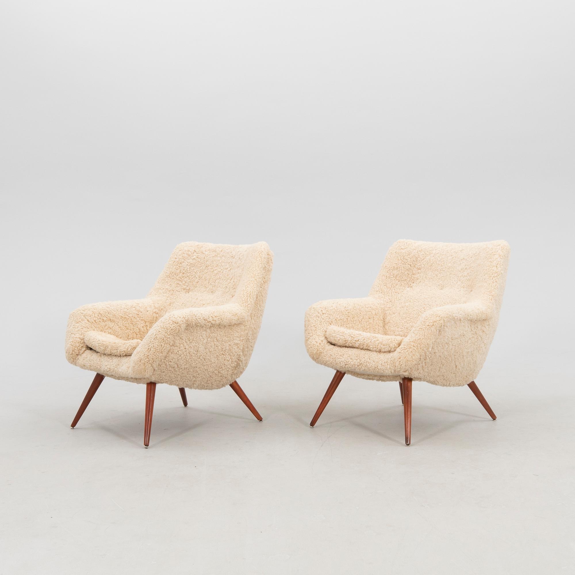 Armchairs, a pair from the 1940s/50s.