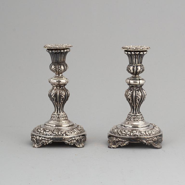 ERIK ADOLF ZETHELIUS, LJUSSTAKAR, ett par, silver, senempire, Stockholm 1839.