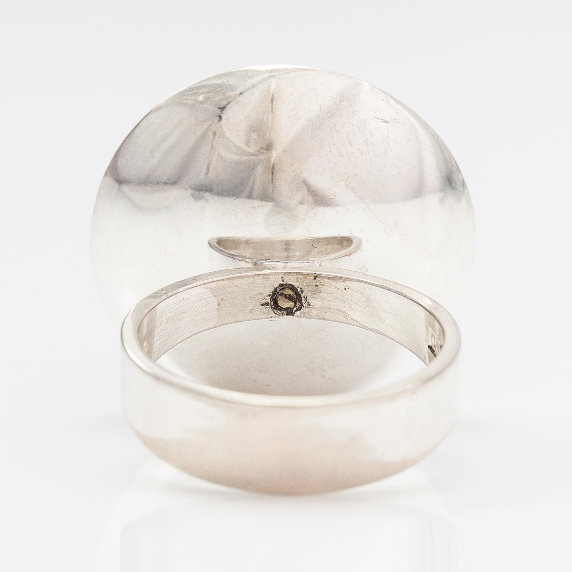 A silver and enamel ring. Kultateollisuus, Turku 1972.