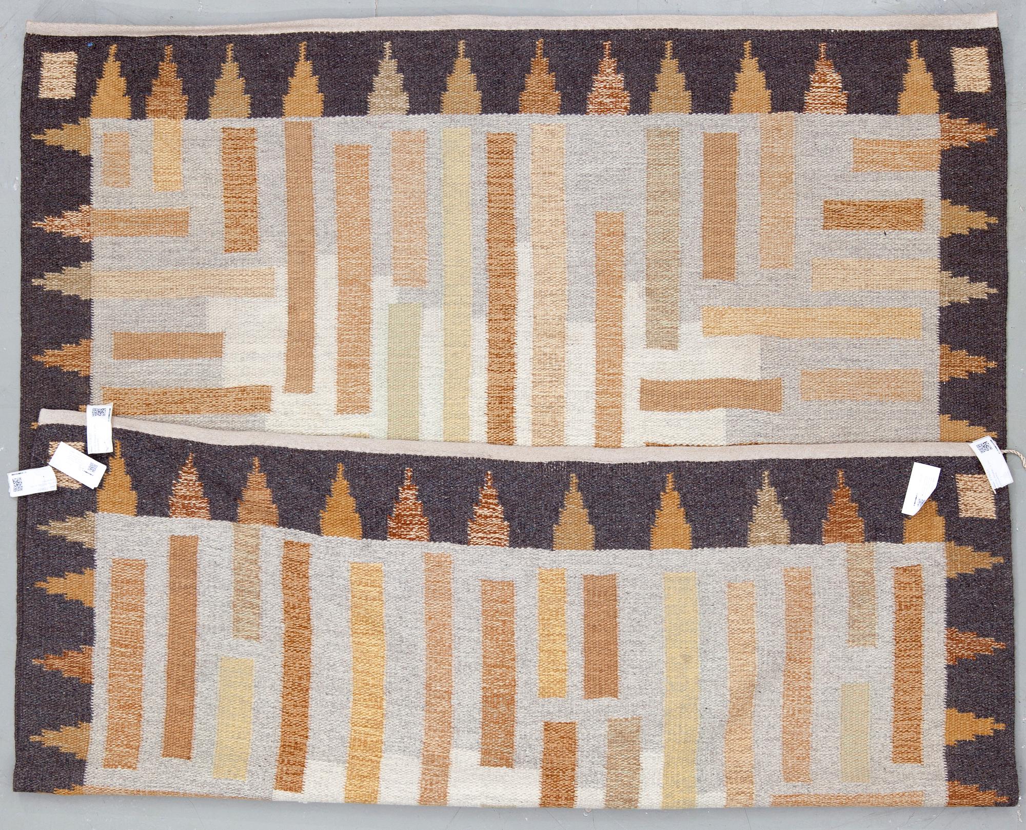 A RUG. Flat weave, Gammelstads Handväveri AB. Signed MÅ (Margareta Åkerberg). Around 203 x 171 cm.