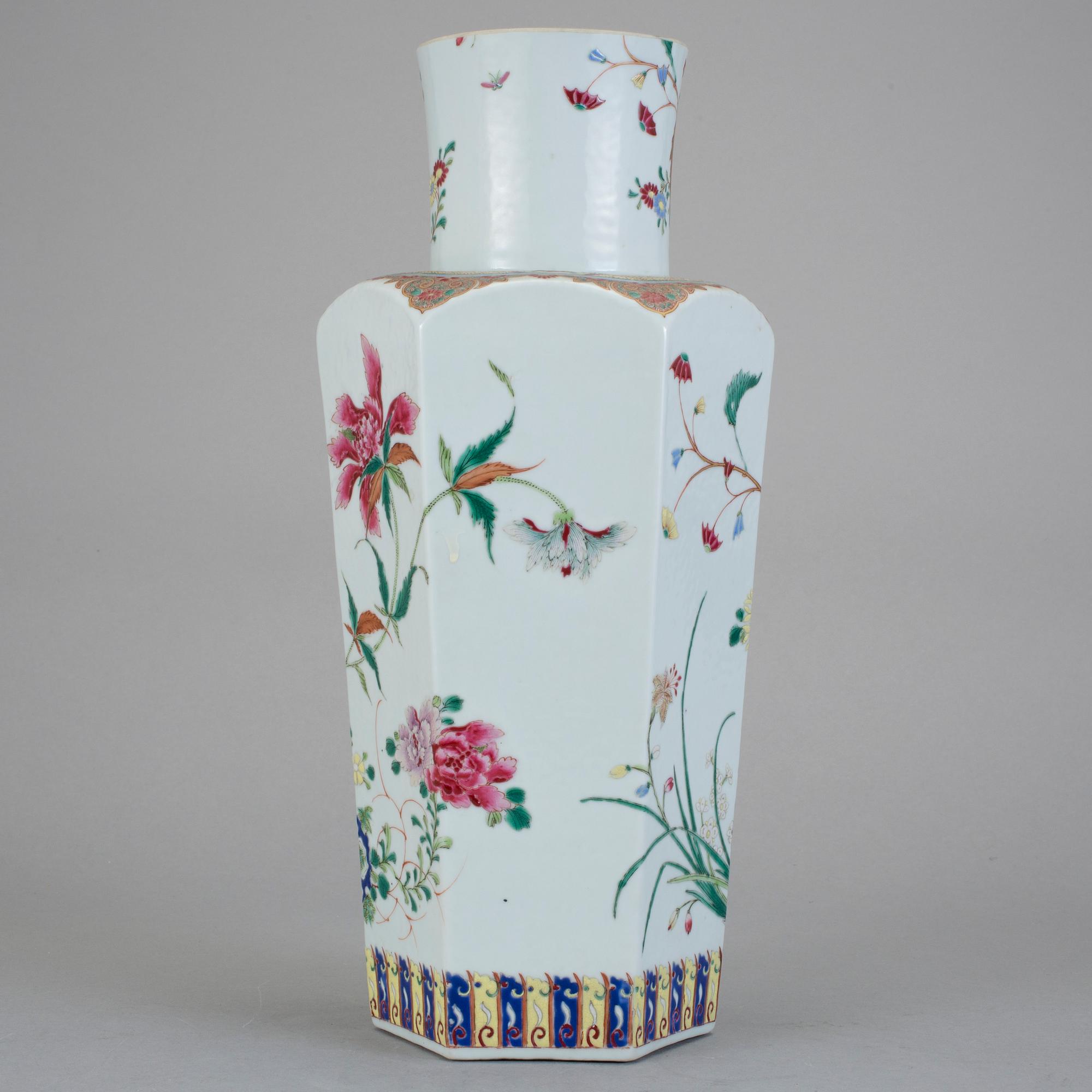 VAS, porslin, Kina, 1800-tal.