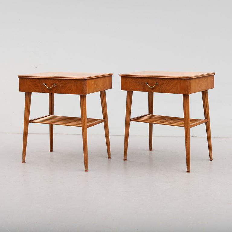 SÄNGBORD, 1 par, 1900-talets mitt.