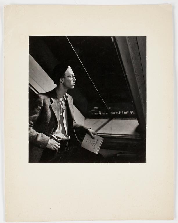 HANS HAMMARSKIÖLD, Silvergelatinfotografi, porträtt av Rune Hassner.