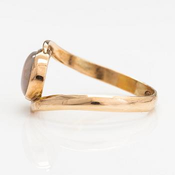 A 14K gold ring with an opal. Lagercrantz Jewellery, Tammisaari 2012.