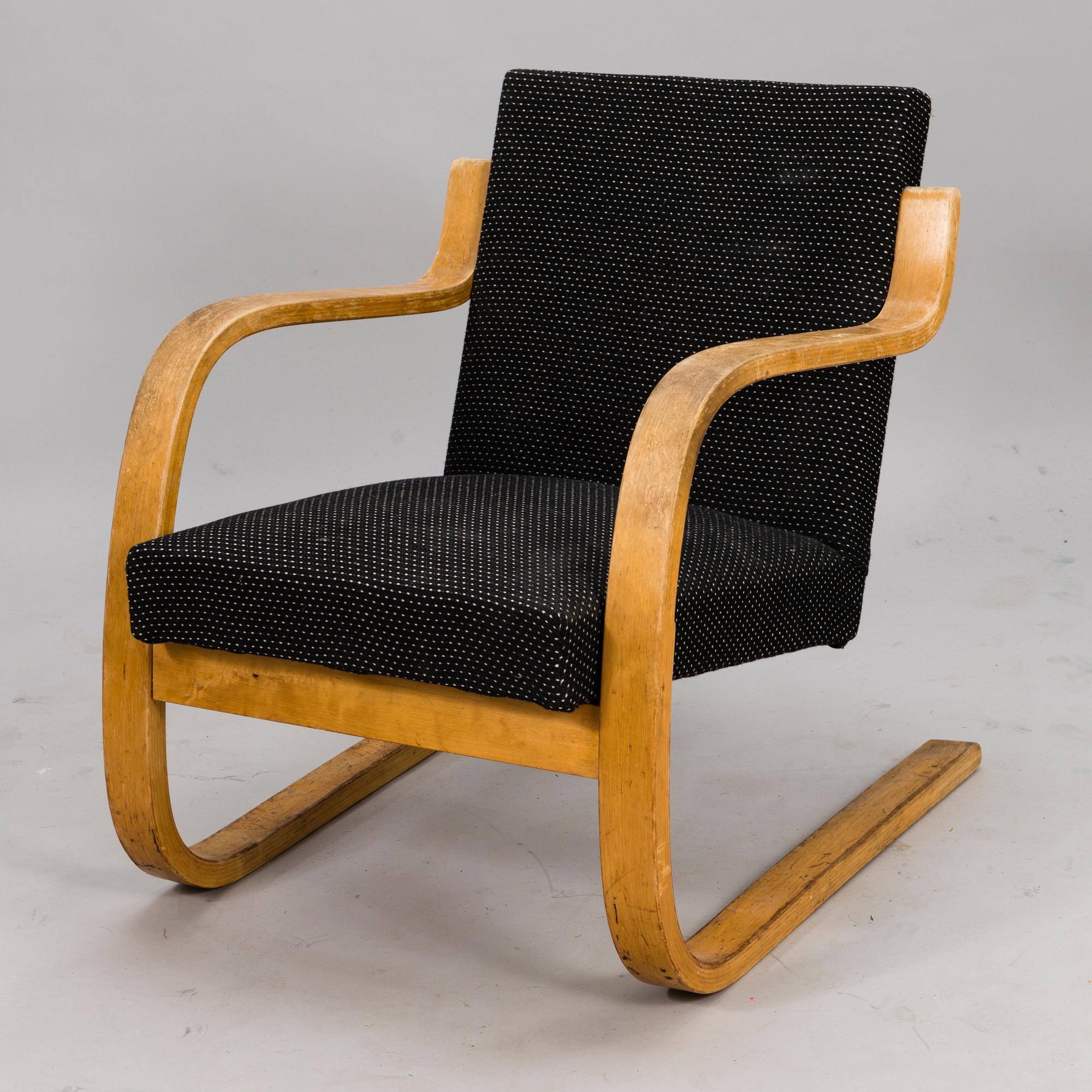 ALVAR AALTO, A 1940s '34/402' armchair for  O.Y. Huonekalu- ja Rakennustyötehdas A.B. Finland.