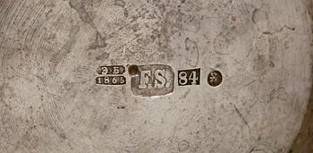 TEKANNA, silver, nyrokoko, St Petersburg, 1865. Vikt ca 433 gram.